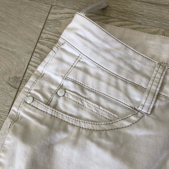 Matmazel European Designer White Capri Jean Pants - Picture 3 of 16